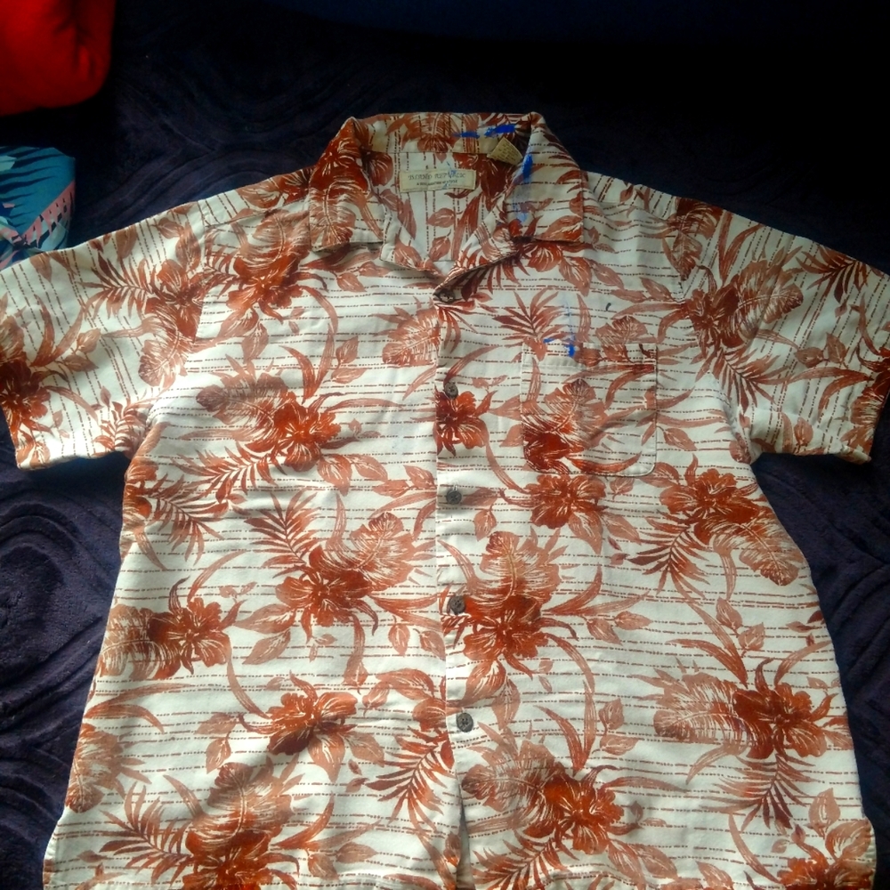 Island Republic, Button-down